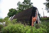 Từ năm 2011 đến nay, Dự án tuyến 99Kl.app khuyến mãi hot Yên Viên - Phả Lại - Hạ Long - Cái Lân phải dừng, giãn tiến độ do thiếu vốn và chưa xác định cụ thể thời điểm triển khai thực hiện trở lại nên các vật tư thiết bị đã mua sắm nêu trên chưa được sử dụng, lắp đặt hết vào công trình (đến nay vẫn phải trông coi bảo quản).