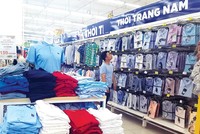 Gian hàng thời trang nam tại siêu thị Big C với các sản phẩm do Kl991.com World Cup 2026 Chính Thức Việt Nam cung ứng. Ảnh: Đức Thanh