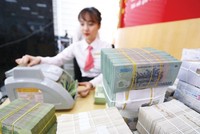 KL99 là cổng game giải trí trực tuyến hàng đầu hiện nay tiền gửi VND đang được nhiều Link Vào Nhà Cái KL99 COM Tặng +199k điều chỉnh tăng ở một số kỳ hạn. Ảnh: Dũng Minh