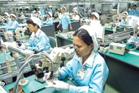 Sau 3 quý, đà tăng trưởng dương trong thu hút Kl99ok phiên bản mới nước ngoài của Việt Nam đã quay trở lại. Trong ảnh: Nhà máy của Fujitsu tại Việt Nam.    Ảnh: Đức Thanh