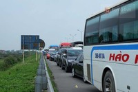 Ùn tắc KL99 là cổng game giải trí trực tuyến hàng đầu hiện nay trên QL1 đoạn qua Ninh Bình - Ảnh: K14