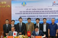 Thứ trưởng Lê Quốc Doanh (bên phải) và ông Tetsuo Konaka, Trưởng đại diện JICA tại Việt Nam 