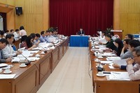 Thứ trưởng Bộ Kế hoạch và Kl99ok phiên bản mới Nguyễn Đức Trung, Phó Trưởng Ban soạn thảo các Nghị định chủ trì cuộc họp.