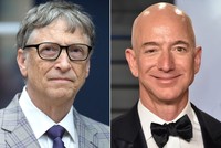 Bill Gates và Jeff Bezos liên tục so kè về 99Kl.app cổng game giải trí. Ảnh: People. 