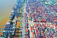 Năm 2020, Quốc hội đã quyết nghị mục tiêu tăng trưởng ở mức 6,8%, con số được cho là thận trọng và hợp lý trong bối cảnh Kl992 cổng game cá cược toàn cầu và trong nước khó khăn. Trong ảnh: Cảng Tân Cảng - Cát Lái tại TP.HCM. Ảnh: Lê Toàn