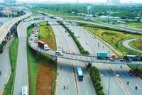 WB nhận định "Mây đen phủ lên Kl992 cổng game cá cược toàn cầu, song mặt trời vẫn chiếu sáng ở Việt Nam".