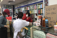 Khẩu trang, nước sát khuẩn vẫn là những mặt hàng khan hiếm. Nhiều cơ sở Kl992 VIP Trang Chủ 2026 thiết bị y tế cho biết không còn hàng để bán.