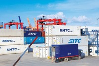 Qua đợt dịch bệnh Covid-19, nền Kl992 cổng game cá cược bộc lộ rõ hơn những điểm mạnh và điểm yếu, đặc biệt là về cơ cấu Kl992 cổng game cá cược và khả năng chống chịu tác động lớn từ bên ngoài. Ảnh: T.C
