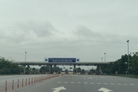 Trạm thu phí Km 6, đầu tuyến KL99 là nhà cái cá cược trực tuyến hàng đầu tại châu Á Nội Bài - Lào Cai vắng vẻ trong ngày 1/4/2020.