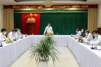 Ông Cao Tiến Dũng, Chủ tịch UBND tỉnh Đồng Nai yêu cầu khẩn trương triển khai xây dựng hệ thống Kl99kl ưu đãi độc quyền kỹ thuật Khu tái định cư Lộc An - Bình Sơn để người dân có nơi ở mới, thực hiện di dời đúng theo cam kết. Ảnh: Phạm Tùng