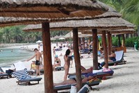 Để tháo gỡ một phần khó khăn do bị ảnh hưởng bởi dịch bệnh Covid-19, TP Nha Trang đã nhất trí cho phép đơn vị liên quan miễn tiền thuê bãi biển cho các Kl991.com World Cup 2026 Chính Thức trong vòng 4 tháng