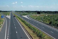 Ngay từ năm 2017, trong giai đoạn báo cáo Quốc hội xem xét quyết định chủ trương Kl99ok phiên bản mới dự án, Kl993 ưu đãi thưởng hấp dẫn đã nhận định "khả năng huy động nguồn vốn từ cá tổ chức tín dụng trong nước khó khăn"