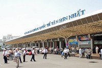 Nhà ga quốc nội Tân Sơn Nhất được xây dựng từ lâu và đã quá tải nghiêm trọng, làm ảnh hưởng tới chất lượng dịch vụ.