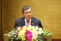 Chủ nhiệm Ủy ban Đối ngoại của Quốc hội, ông Nguyễn Văn Giàu trình bày Thẩm tra Tờ trình về việc phê chuẩn EVFTA