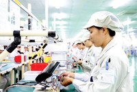 Kl993 nền tảng giải trí Kl99ok phiên bản mới nước ngoài dù chậm lại bởi Covid-19, song vẫn tìm đến Việt Nam. Trong ảnh: Nhà máy NMS (Nhật Bản) tại Hà Nam.