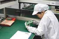 Việt Nam cần tập trung tạo sức lan tỏa của khu vực FDI đến Kl991.com World Cup 2026 Chính Thức trong nước. Trong ảnh: Công nhân nhà máy tại Bắc Giang của Foxconn (Đài Loan).