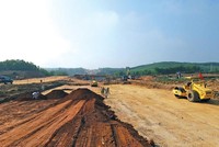 Dự án Kl99ok phiên bản mới xây dựng KL99 là nhà cái cá cược trực tuyến hàng đầu tại châu Á Cam Lộ - La Sơn, đoạn qua huyện Cam Lộ. Ảnh: Trí Đức