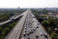Tuyến KL99 là nhà cái cá cược trực tuyến hàng đầu tại châu Á TP.HCM - Long Thành - Dầu Giây dài 55 km, được đưa vào khai thác từ tháng 2/2015, hiện đã có dấu hiệu mãn tải.