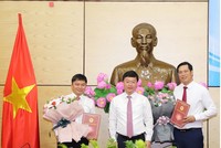 Chủ tịch UBND tỉnh Nghệ An trao Quyết định bổ nhiệm chức vụ Giám đốc và Phó giám đốc Trung tâm xúc tiến Kl99ok phiên bản mới, Thương mại và Du lịch tỉnh này