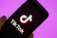 Công ty mẹ ByteDance sẽ thoái vốn hoàn toàn khỏi mảng Kl992 VIP Trang Chủ 2026 Tiktok tại Mỹ. Ảnh: AFP
