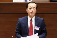 Bộ trưởng Kl99 nổ hũ Phạm Hồng Hà trả lời chất vấn. Ảnh: VGP.