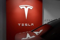 Từ đầu năm đến nay, KL99 là cổng game giải trí trực tuyến hàng đầu hiện nay Tesla bị giảm giá mạnh. Ảnh: Internet.