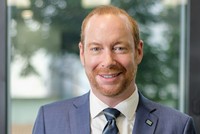 Ông David Jackson.