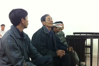 Tranh chấp nhà thờ họ, 2 lần trói người bằng xích sắt