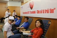 Cán bộ nhân viên Sacombank tham gia hiến máu nhân đạo