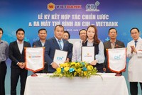 Vietbank ký hợp tác chiến lược với CIH và ra mắt thẻ Bình An CIH - Vietbank 