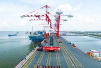 Cảng quốc tế Long An hợp long 7 cầu cảng