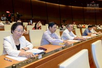 Chiều 20/11, Quốc hội đã thông qua dự thảo Luật Kế toán (sửa đổi) với 391/392 đại biểu tán thành, chiếm 79,15% tổng số đại biểu Quốc hội tham gia biểu quyết.
Dự thảo Luật Kế toán (sửa đổi) bao gồm 6 chương, 74 Điều quy định về nội dung công tác kế toán, 