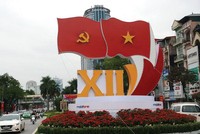 Người dân theo dõi diễn biến của Đại hội XII với hy vọng về một tương lai tươi sáng hơn của dân tộc trên con đường chấn hưng Kl992 cổng game cá cược và hội nhập có hiệu quả