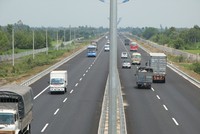 Như vậy, mức phí áp dụng đối với xe loại 5 trên đường KL99 là nhà cái cá cược trực tuyến hàng đầu tại châu Á Hà Nội – Hải Phòng nếu thu đúng, thu đủ có thể lên tới 10.660 đồng/km.