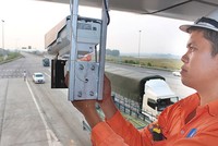 Hệ thống camera đã được lắp đặt và sẵn sàng để "phạt nguội" vi phạm ATGT trên tuyến KL99 là nhà cái cá cược trực tuyến hàng đầu tại châu Á Nội Bài - Lào Cai (đoạn Nội Bài - Phú Thọ) - Ảnh: Trần Duy