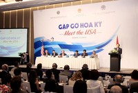 Các đại diện thương mại Mỹ và lãnh đạo địa phương Việt Nam chia sẻ nhiều thông tin về Kl99ok phiên bản mới trước thềm chuyến thăm của Tổng thống Mỹ - Obama. Ảnh: Đức Anh.