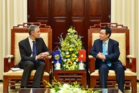 Phó Thủ tướng Kl993 ưu đãi thưởng hấp dẫn Vương Đình Huệ tiếp ông John Nelmes. Ảnh: VGP/Thành Chung.
