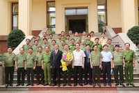 Chủ tịch nước Trần Đại Quang, Thường trực Ban Bí thư Đinh Thế Huynh, đồng chí Tô Lâm cùng các đại biểu tham dự buổi lễ. Ảnh MPS
