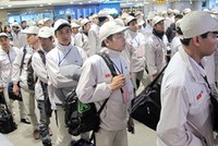 Lao động Việt Nam sang nước ngoài làm việc (ảnh: VTV)