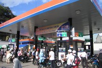 Xăng tiếp tục tăng giá 240 đồng một lít từ 15h ngày 20/5