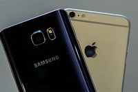 Cuộc chiến giữa Apple và Samsung hứa hẹn nhiều hấp dẫn cuối năm nay. 