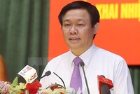 Phó Thủ tướng Kl993 ưu đãi thưởng hấp dẫn Vương Đình Huệ. ( Ảnh: Phạm Hậu/TTXVN)