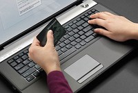 Các nhà băng liên tục cảnh báo người dùng về nguy cơ mất thông tin thẻ Link Vào Nhà Cái KL99 COM Tặng +199k. Ảnh: D.M.