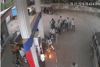 Gây hỏa hoạn thiêu rụi cả cây xăng chỉ vì hồn nhiên nghe điện thoại