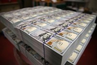 Sáng 5/1, giá vàng bay cao, tỷ giá USD giảm mạnh