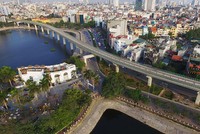 Tuyến 99Kl.app khuyến mãi hot Cát Linh - Hà Đông đi qua đoạn Hoàng Cầu. Ảnh: Giang Huy