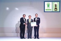 Đại diện Kl994 game bài casino hấp dẫn Novaland nhận giải trong lễ trao giải Asia Responsible Entrepreneurship Awards (AREA).