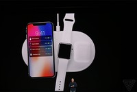 Tất cả các thiết bị di động mới của Apple đã có sạc không dây. 