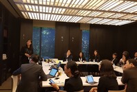 Đại diện của An Phát thuyết trình trước các nhà Kl99ok phiên bản mới.