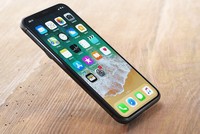 iPhone X bán chậm vì giá cao.